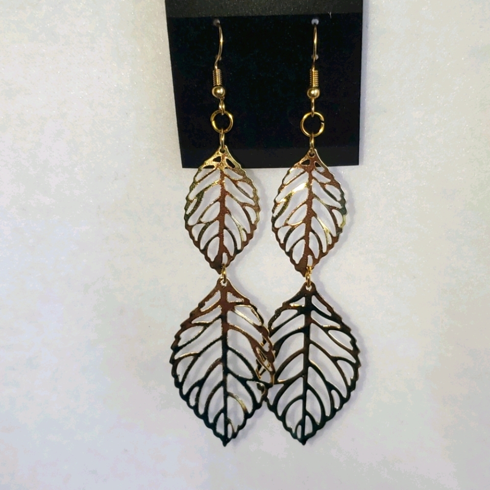 Womens Gold Leaf Dangle Earrings 12$